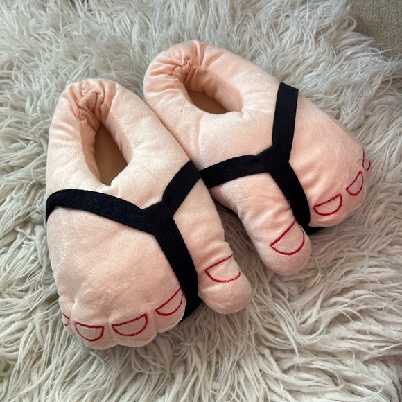 Flip Flop Cartoon Feet Slippers Womens 6-9 - Picture 2 of 5